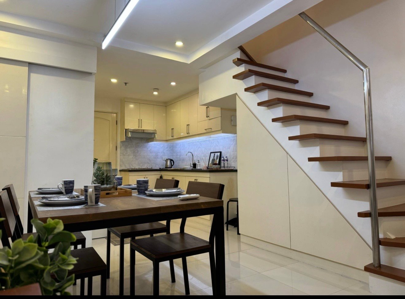 2 BR Fully Furnished with parking for Sale in Parkview Makati City