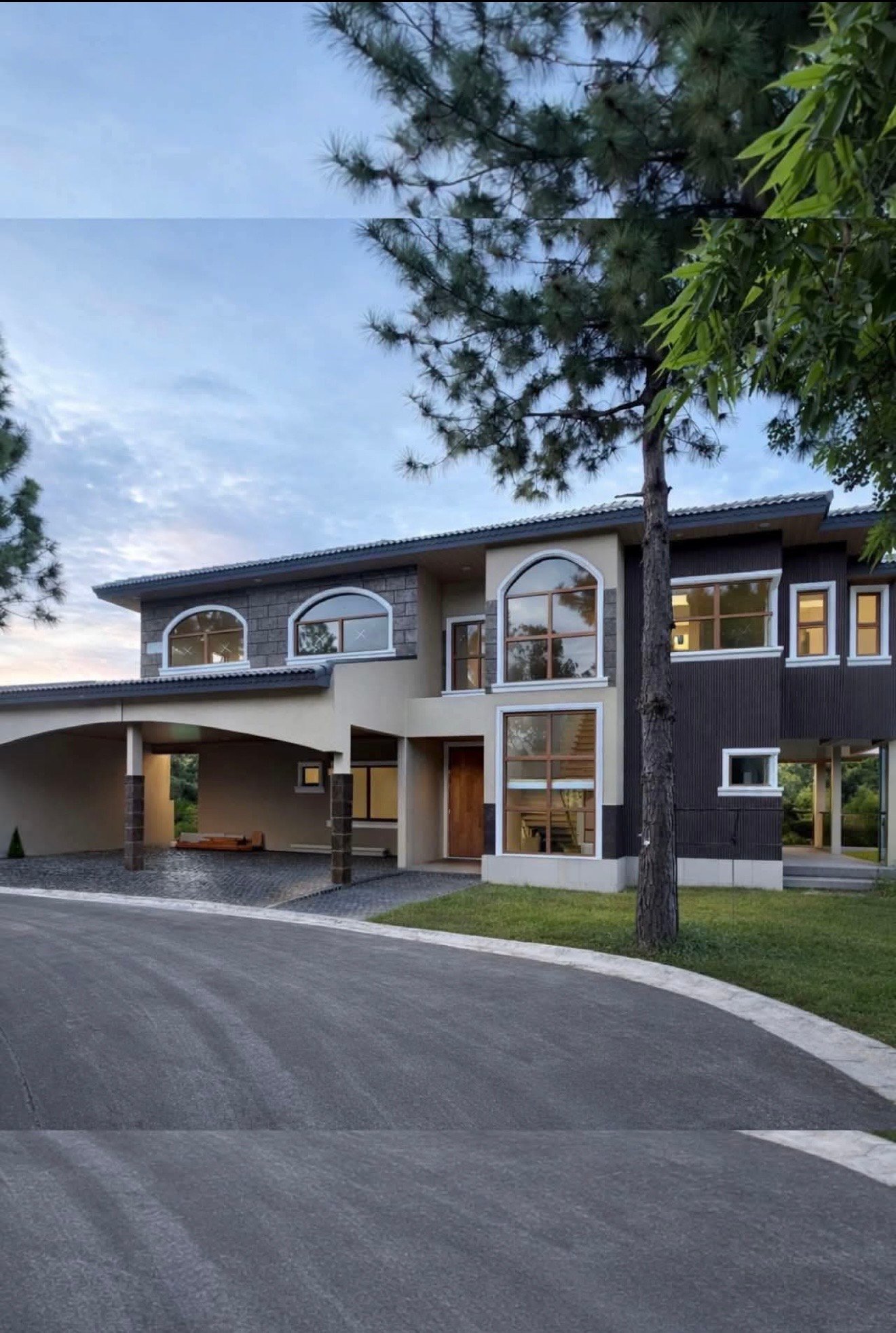 House and Lot for Sale in Portofino Heights!