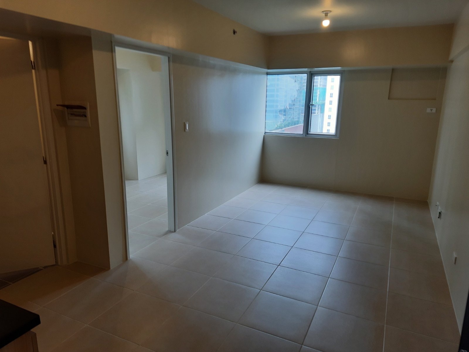 1 BR unit in Avida Turf BGC with Parking for Sale!